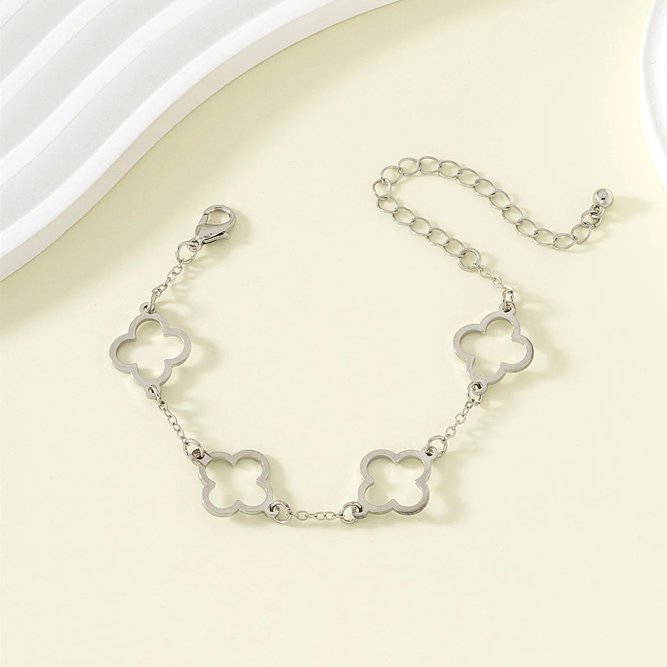 Lucky Four-Leaf Clover Bracelet for Women Buling Zircon Flowers Stainless Steel Bracelets Daily Wedding Wear Jewelry